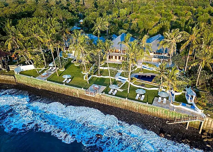 Kanna Seafront Estate ホテル バリ島