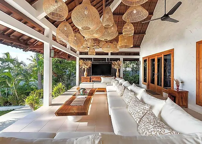 Kanna Seafront Estate ホテル バリ島